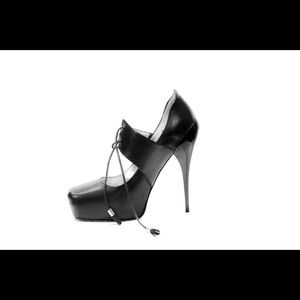 Fluevog Berlin Mitte